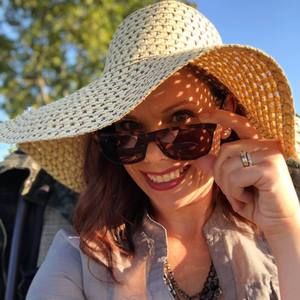 Meet your Posher, Stephanie